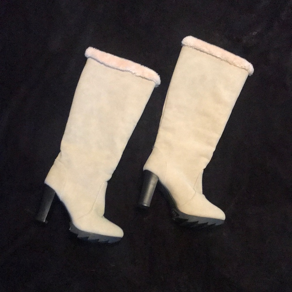 ✨SOLD✨ Tall Heeled Furry Boot